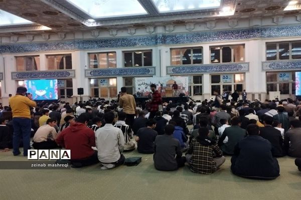 حضور دانش‌آموزان در مصلی امام خمینی( ره)