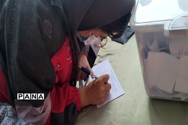 برگزاری انتخابات شورای دانش‌آموزی دبیرستان شهید تیمسار فلاحی