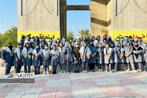 زیارت قبور شهدای گمنام دانش‌آموزان دبیرستان قاضی گله‌دار به مناسبت هفته بسیج دانش‌آموزی