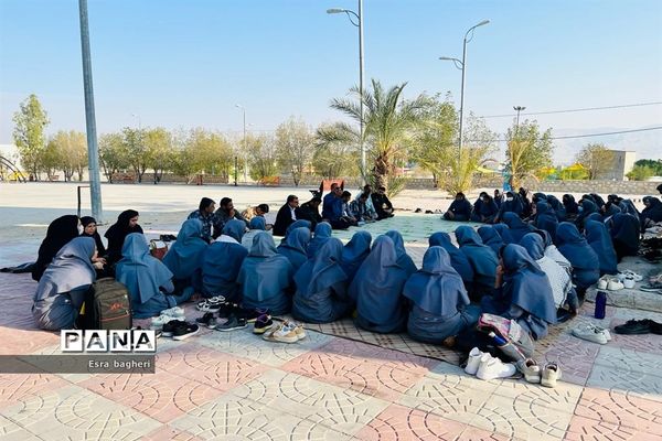 زیارت قبور شهدای گمنام دانش‌آموزان دبیرستان قاضی گله‌دار به مناسبت هفته بسیج دانش‌آموزی