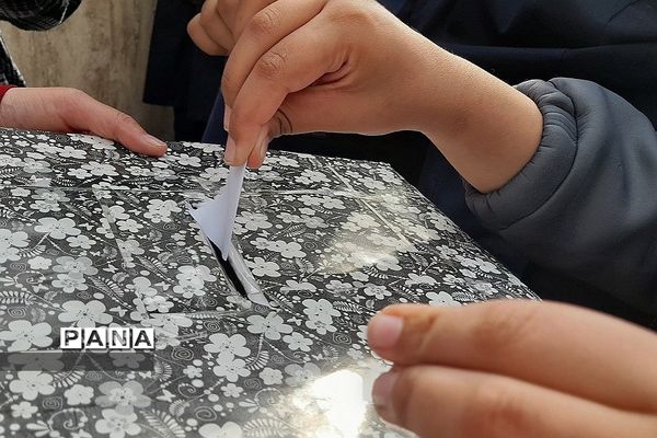 انتخابات شورای دانش‌آموزی در مدارس  رودهن