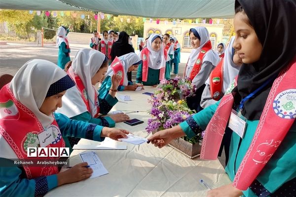 انتخابات شورای دانش‌آموزی در مدارس شهرستان آباده