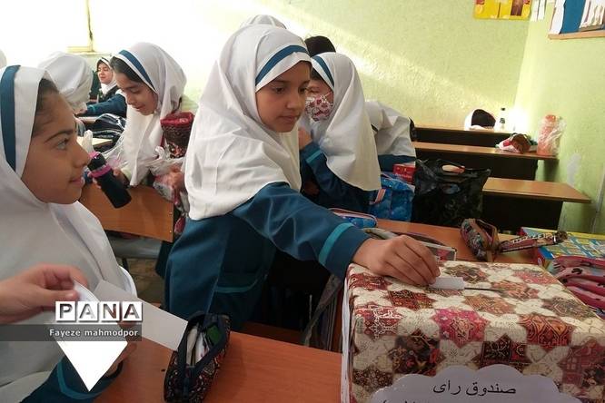 انتخابات شورای دانشآموزی در دو مدرسه کوثر و حضرت زهرا(س)یک رودهن