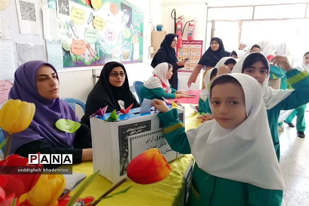 انتخابات شورای دانش‌آموزی در دبستان شهیدان حجازی گلوگاه