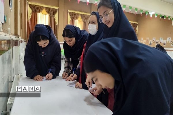 برگزاری انتخابات شورای دانش‌آموزی در مدارس ناحیه یک زنجان