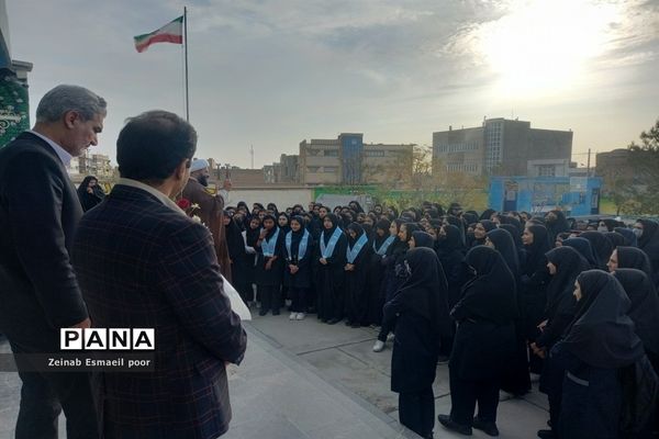 دیدار نماینده ترشیز با دانش‌آموزان دبیرستان حضرت مریم شهرستان کاشمر