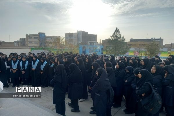 دیدار نماینده ترشیز با دانش‌آموزان دبیرستان حضرت مریم شهرستان کاشمر