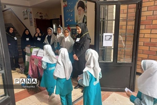 مراسم نمادین انتخابات شورای دانش‌آموزی در شهرستان فیروزکوه