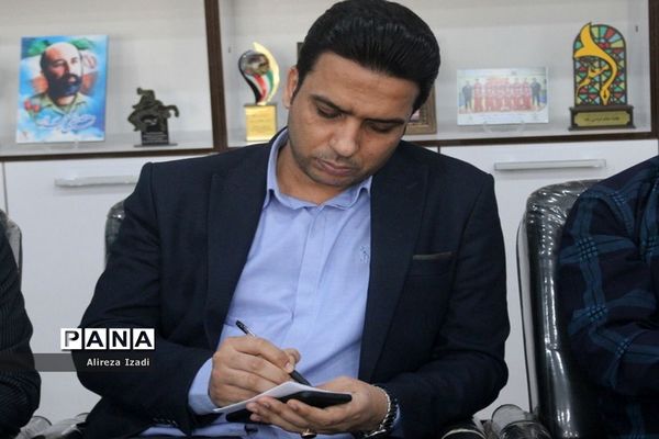 جلسه هماهنگی معاونت تربیت‌بدنی و سلامت آموزش و پرورش استان بوشهر با هیات دو و میدانی