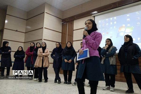 انتخابات شورای دانش‌آموزی در دبیرستان نمونه محبوبه محبی نیشابور