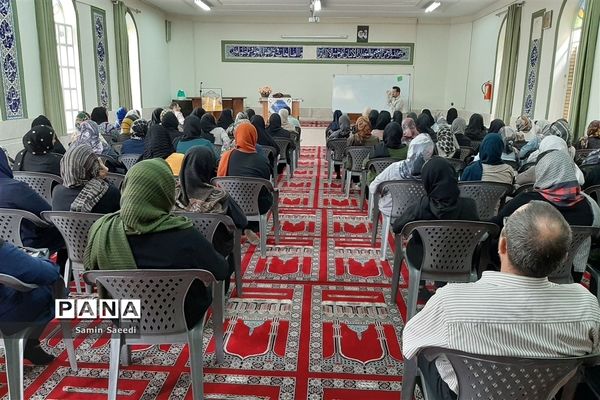 برگزاری اولین جلسه آموزش خانواده در دبیرستان پویش ناحیه ۳ شیراز