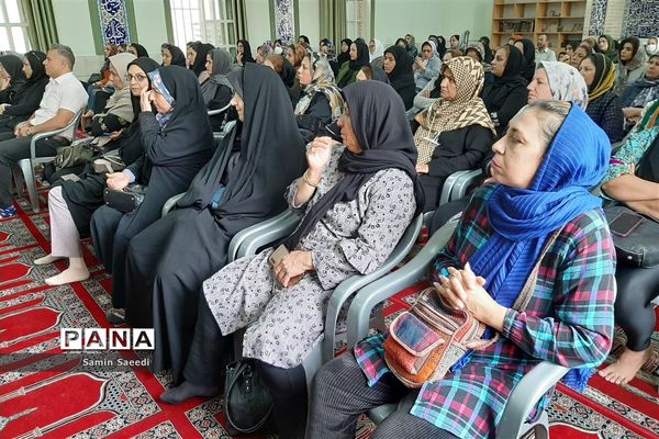 برگزاری اولین جلسه آموزش خانواده در دبیرستان پویش ناحیه ۳ شیراز