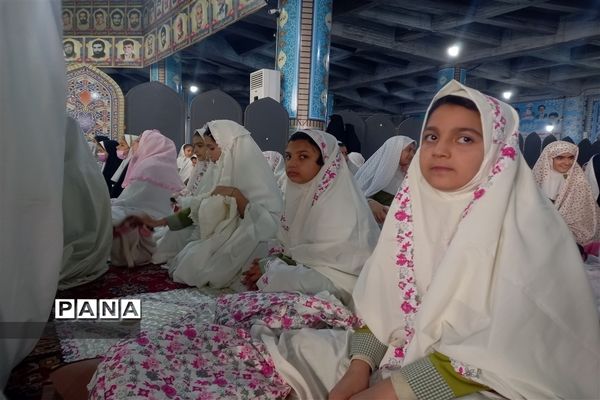 حضور پرشور دانش‌آموزان و  مسئولان آموزش و پرورش در نماز جمعه شهرستان قدس