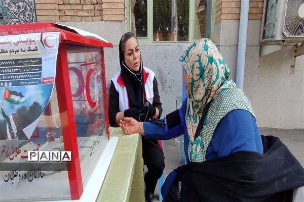 حضوردانش‌آموزان در نماز جمعه شهرستان رباط کریم