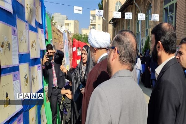 حضوردانش‌آموزان در نماز جمعه شهرستان رباط کریم