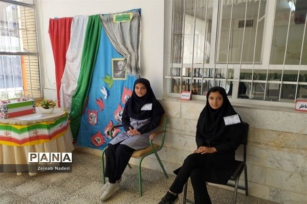 انتخابات شورای دانش‌آموزی در دبیرستان دخترانه رفعت