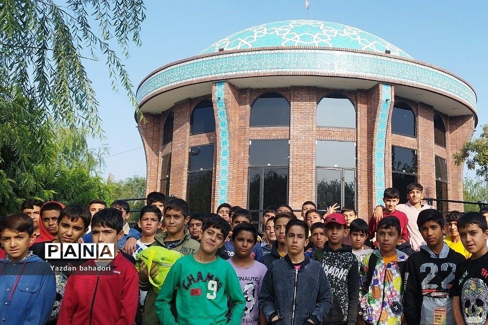 اردوی دانش‌آموزی در مصلی امام خمینی شهریار