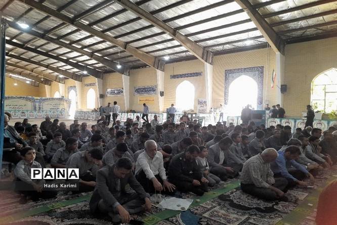 حضور پرشور دانشآموزان کوهچناری در نماز جمعه