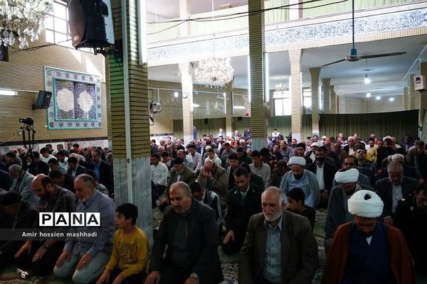 نماز جمعه رودهن در آستانه راهپیمایی ۱۳ آبان