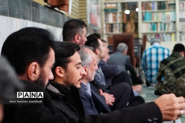 نماز جمعه رودهن در آستانه راهپیمایی ۱۳ آبان