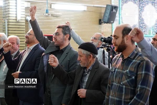 نماز جمعه رودهن در آستانه راهپیمایی ۱۳ آبان