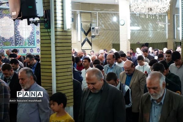 نماز جمعه رودهن در آستانه راهپیمایی ۱۳ آبان