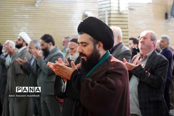 نماز جمعه رودهن در آستانه راهپیمایی ۱۳ آبان