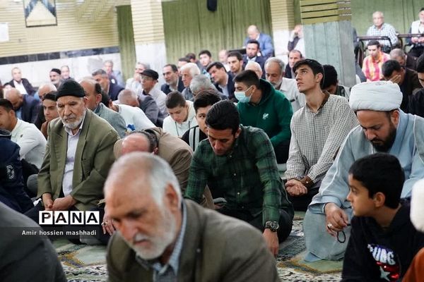 نماز جمعه رودهن در آستانه راهپیمایی ۱۳ آبان