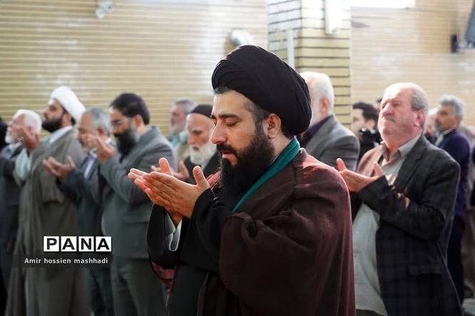 نماز جمعه رودهن در آستانه راهپیمایی ۱۳ آبان