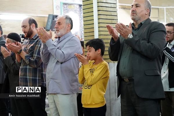 نماز جمعه رودهن در آستانه راهپیمایی ۱۳ آبان