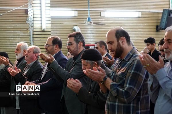 نماز جمعه رودهن در آستانه راهپیمایی ۱۳ آبان
