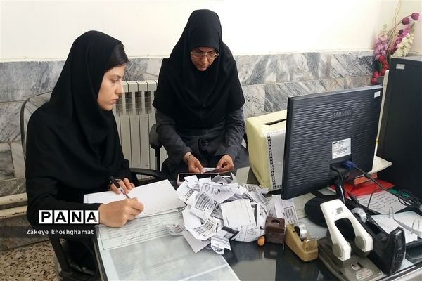 برگزاری انتخابات شورای دانش‌آموزی در مدرسه شهید خاقانی شهرستان شیروان