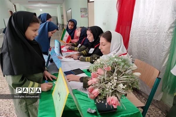 برگزاری انتخابات شورای دانش‌آموزی در مدرسه شهید خاقانی شهرستان شیروان