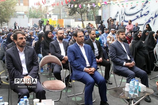 آیین نواختن زنگ استکبار ستیزی