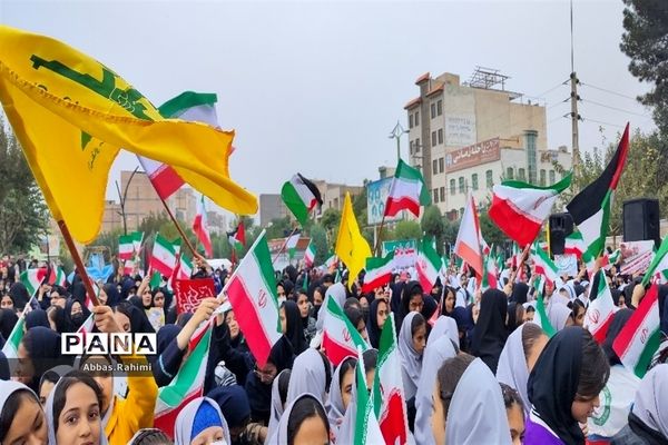 تجمع دانش‌آموزان پاکدشتی به مناسبت ۱۳ آبان