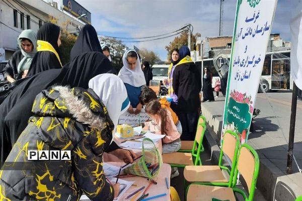 غرفه سازمان دانش‌آموزی در راهپیمایی 13آبان