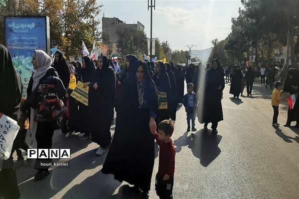 راهپیمایی ۱۳ آبان روزشکوه واقتدار دانش آموزان شهرستان مانه وسملقان