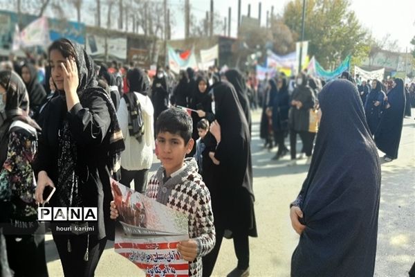 راهپیمایی ۱۳ آبان روزشکوه واقتدار دانش آموزان شهرستان مانه وسملقان