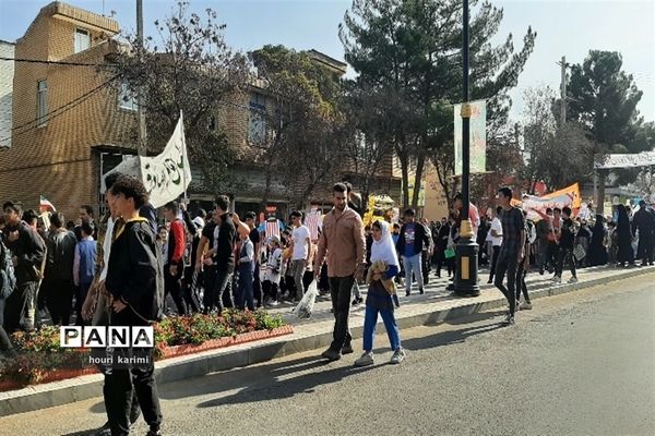 راهپیمایی ۱۳ آبان روزشکوه واقتدار دانش آموزان شهرستان مانه وسملقان