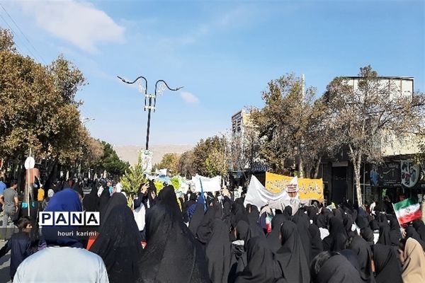 راهپیمایی ۱۳ آبان روزشکوه واقتدار دانش آموزان شهرستان مانه وسملقان