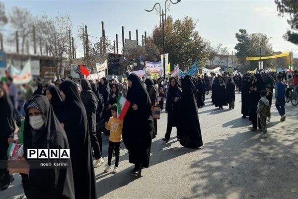 راهپیمایی ۱۳ آبان روزشکوه واقتدار دانش آموزان شهرستان مانه وسملقان