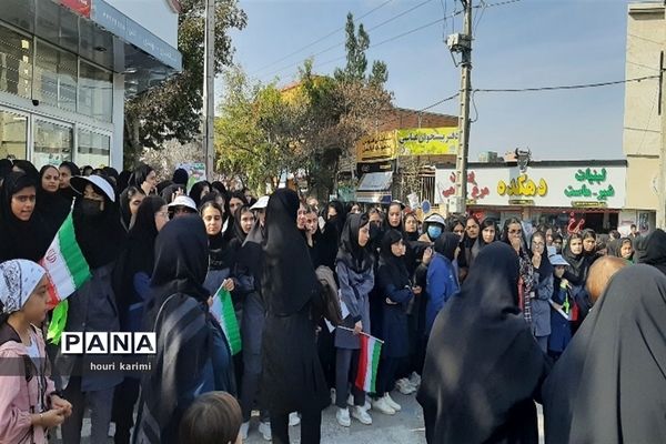 راهپیمایی ۱۳ آبان روزشکوه واقتدار دانش آموزان شهرستان مانه وسملقان