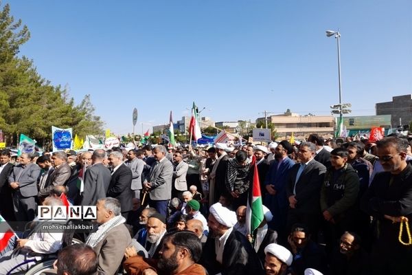 راهپیمایی 13 آبان  با حضور پرشور مردم  بیرجند