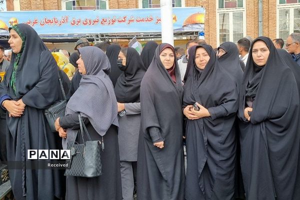 حضور پرشور فرهنگیان و دانش‌آموزان آذربایجان غربی در راهپیمایی 13 آبان