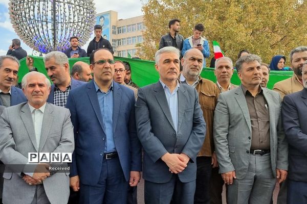 حضور پرشور فرهنگیان و دانش‌آموزان آذربایجان غربی در راهپیمایی 13 آبان