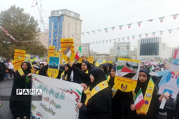 راهپیمایی یوم الله 13 آبان در استان البرز