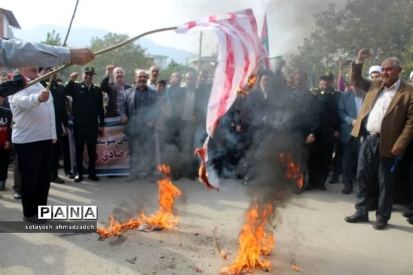 راهپیمایی روز دانش‌آموز در گلوگاه