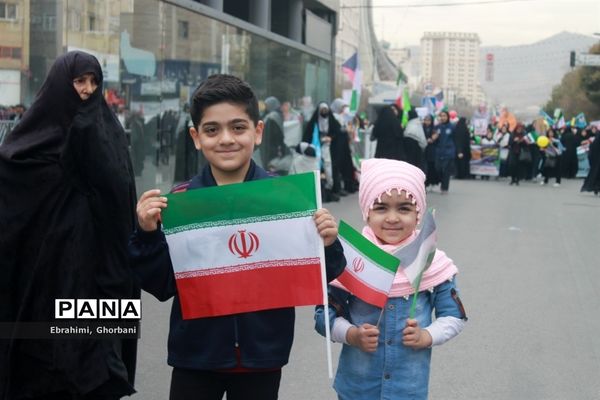 حضور گسترده مشهدی‌ها در راهپیمایی ۱۳ آبان