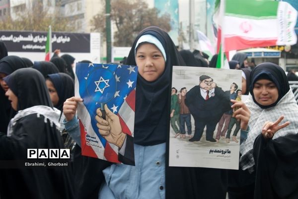 حضور گسترده مشهدی‌ها در راهپیمایی ۱۳ آبان
