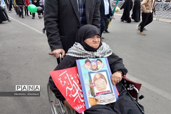 حضور گسترده مشهدی‌ها در راهپیمایی ۱۳ آبان